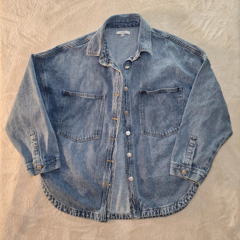 Classic Light Blue Denim Jacket - Oversized Workwear Style